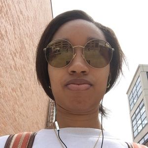 Meet your Posher, Lindsey